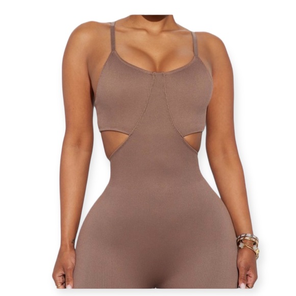 It Takes Nothing Cutout Seamless Jumpsuit - Picture 3 of 7
